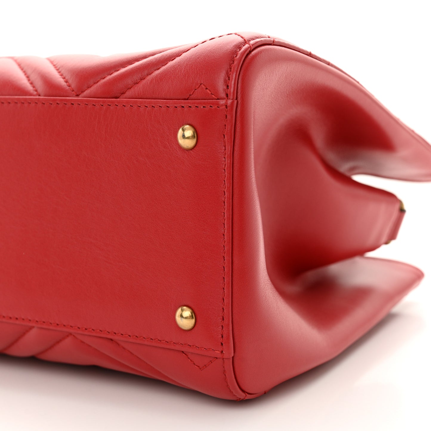 Calfskin Matelasse Small GG Marmont Tote Hibiscus Red