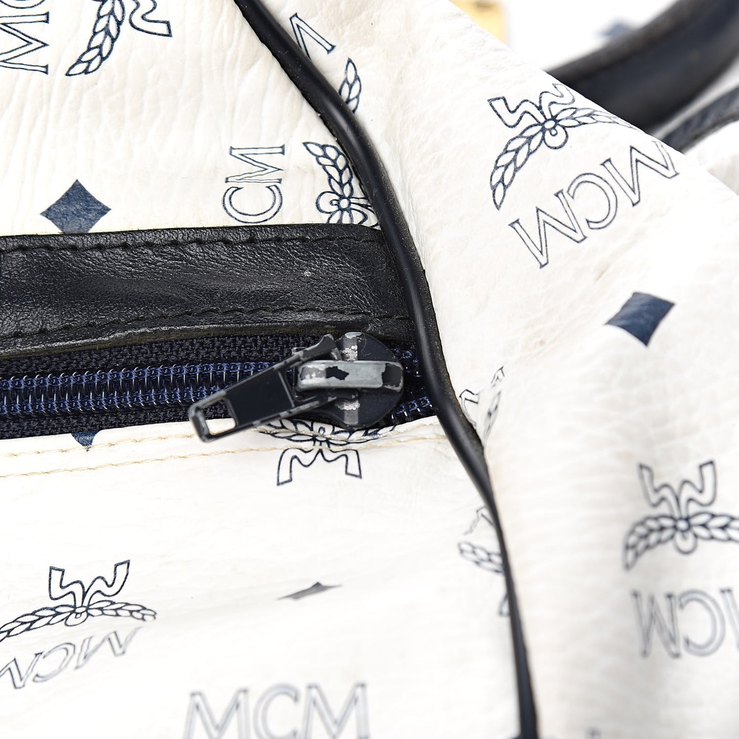 Visetos Weekender Duffle Bag White