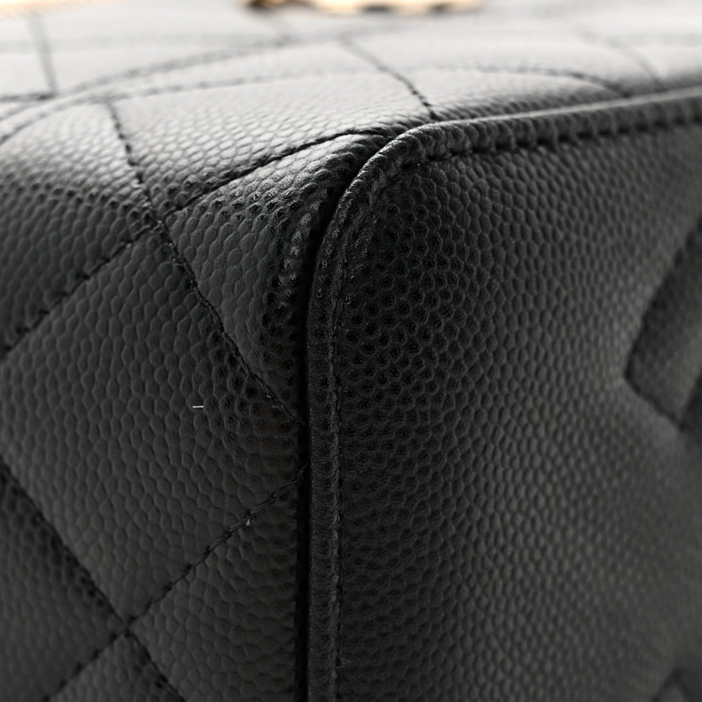 Caviar Quilted Trendy Handle Mini Vanity Black