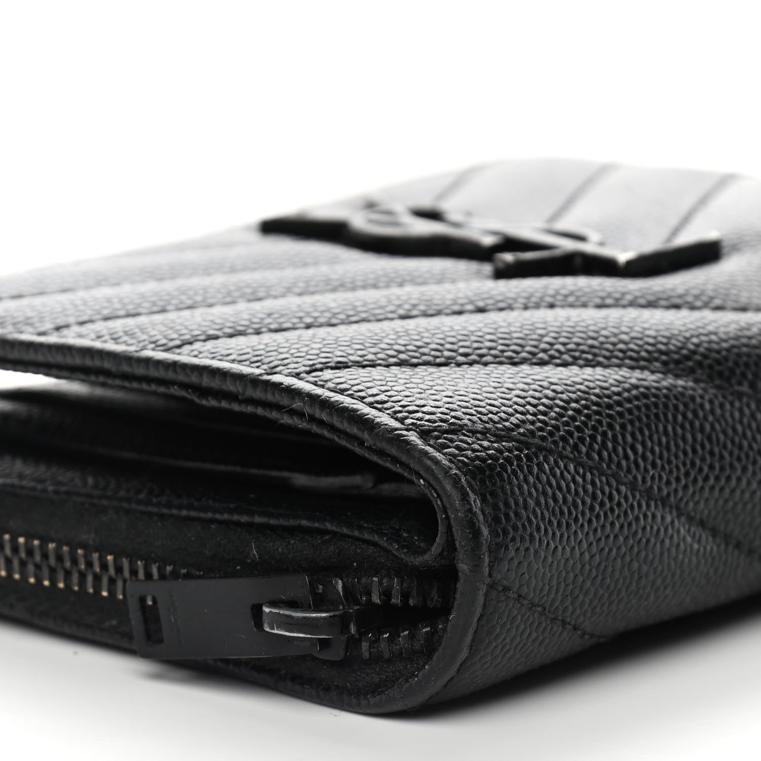 Saint Laurent Grain De Poudre Matelasse Chevron Monogram Monochrome Compact Zip Around Wallet Black 8 of 11