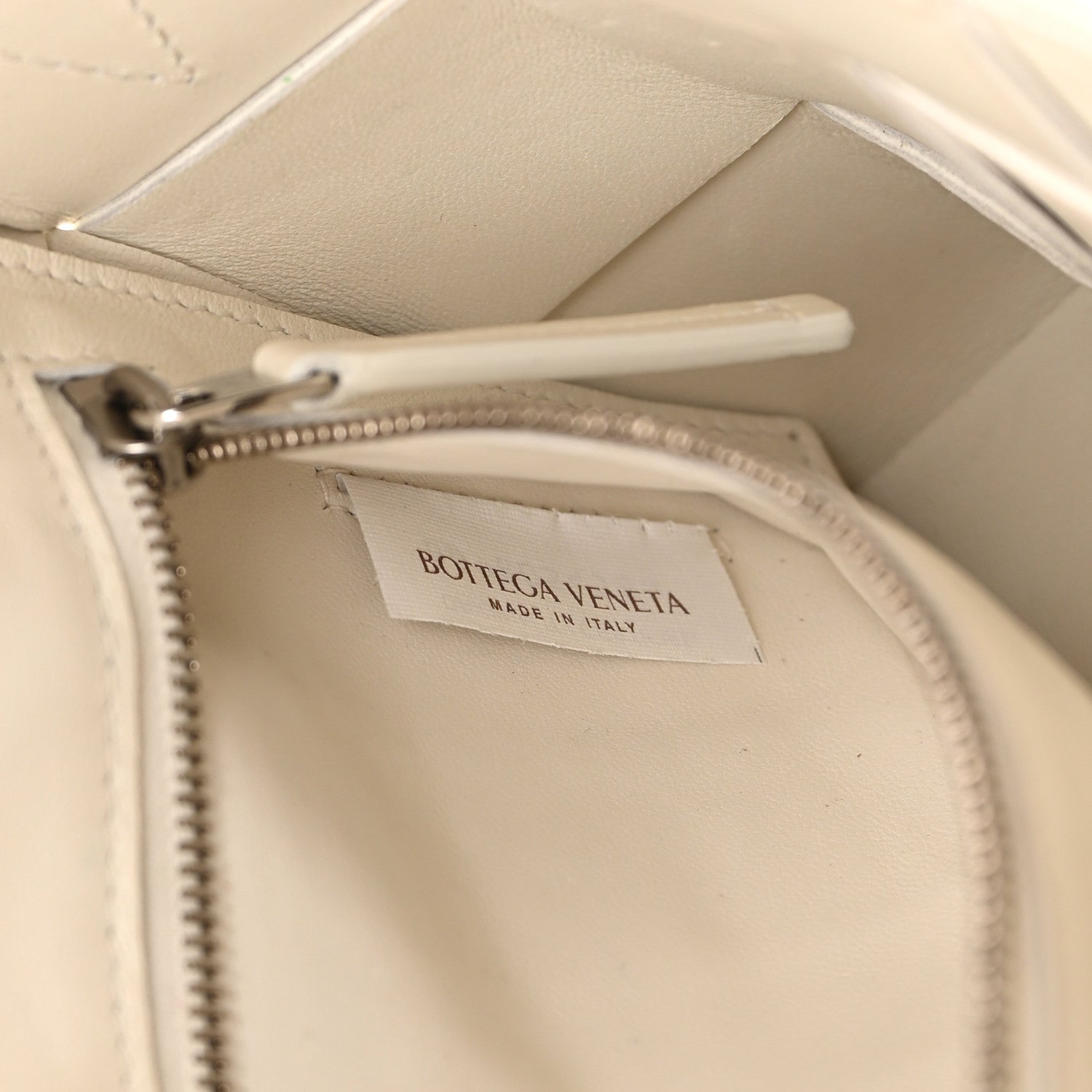 Bottega Veneta Lambskin Maxi Intrecciato Cassette Crossbody Bag White 7 of 16