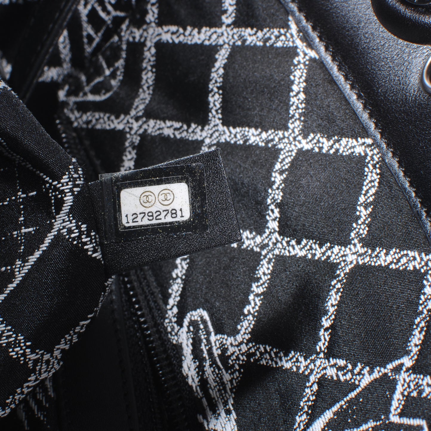 Calfskin 31 Rue Cambon Large Tote Black