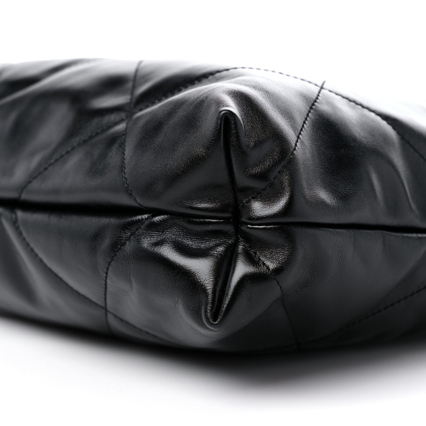 Shiny Calfskin Quilted Chanel 22 Black