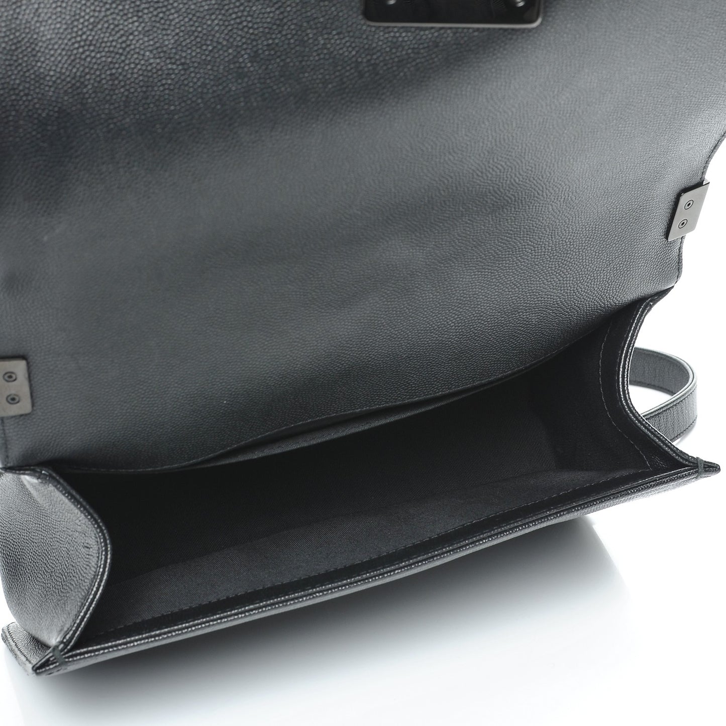 Caviar Quilted Medium Boy Flap So Black