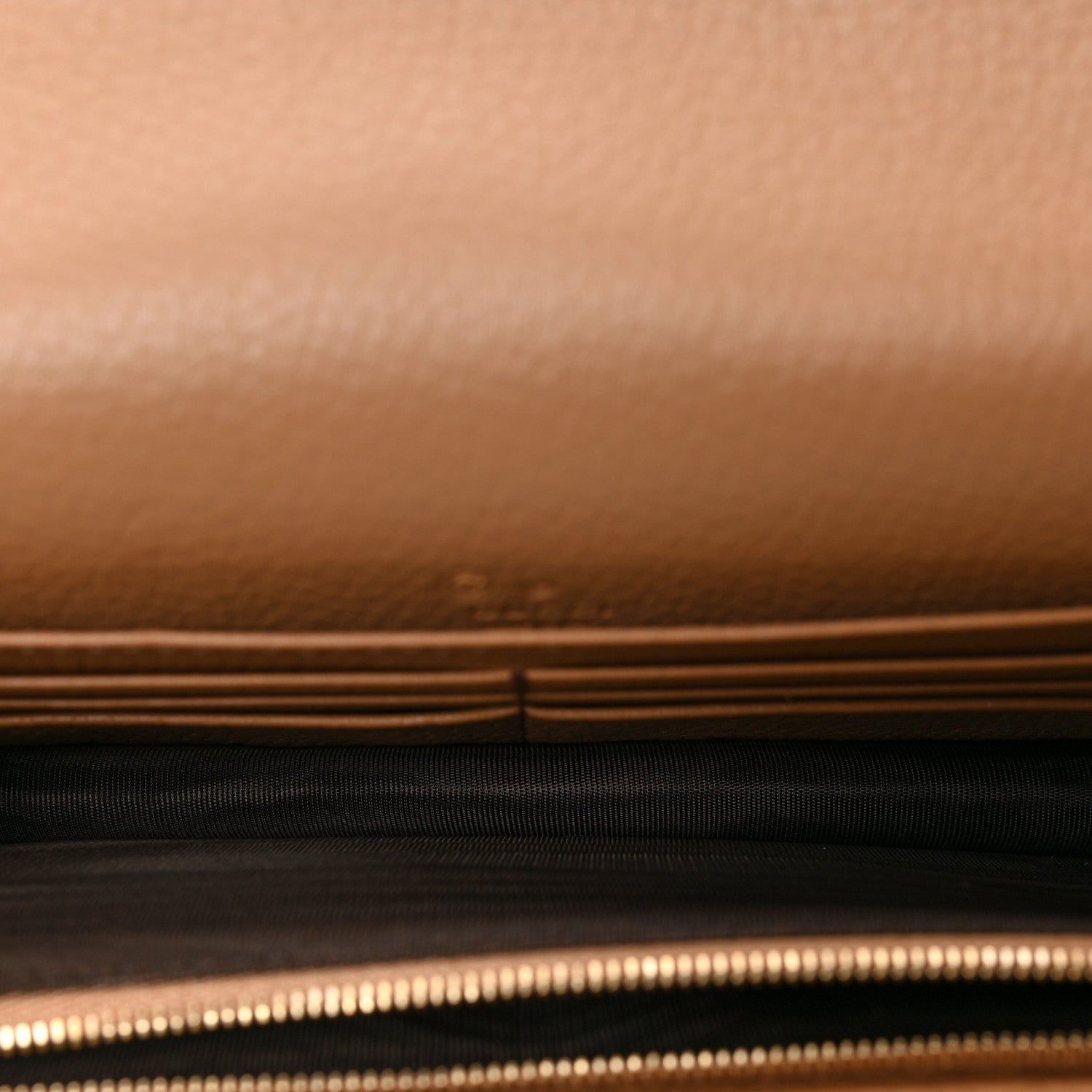 Gucci Pebbled Calfskin Soho Wallet On Chain Camelia 5 of 8