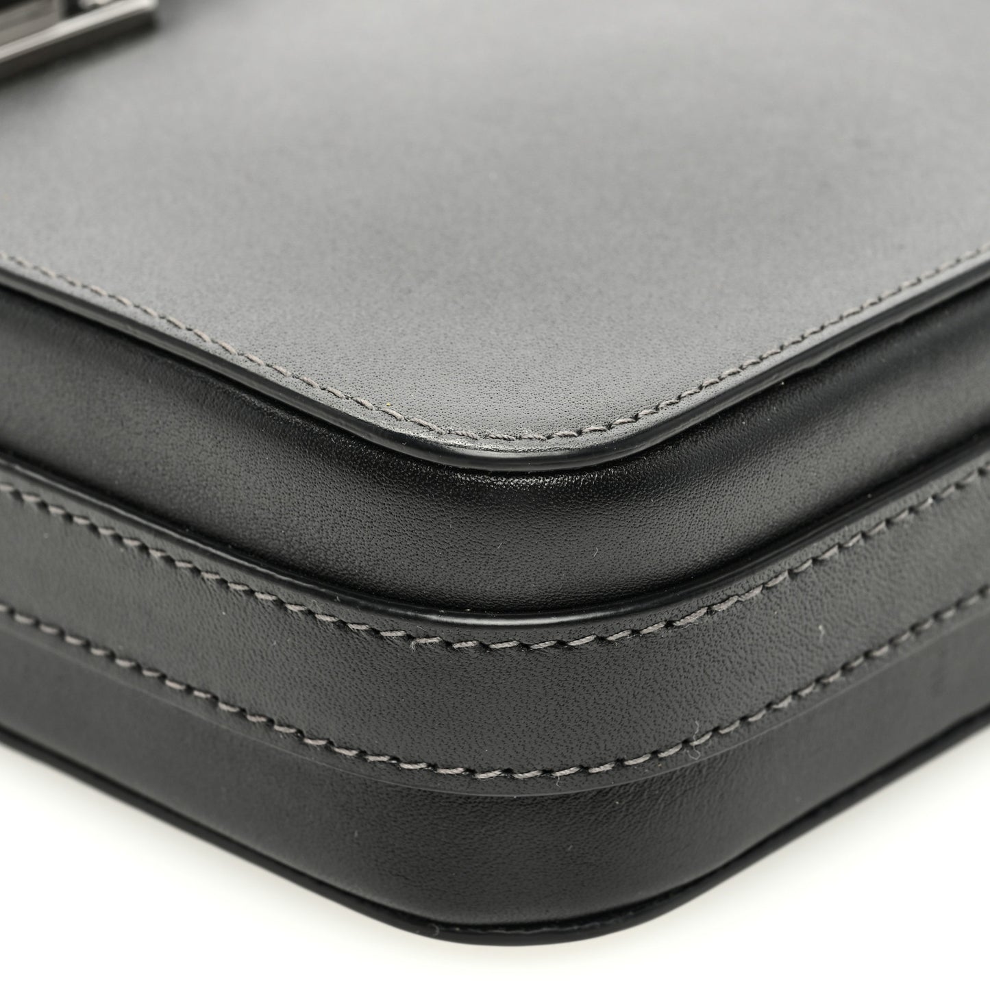 Smooth Calfskin Vertical Pouch Black