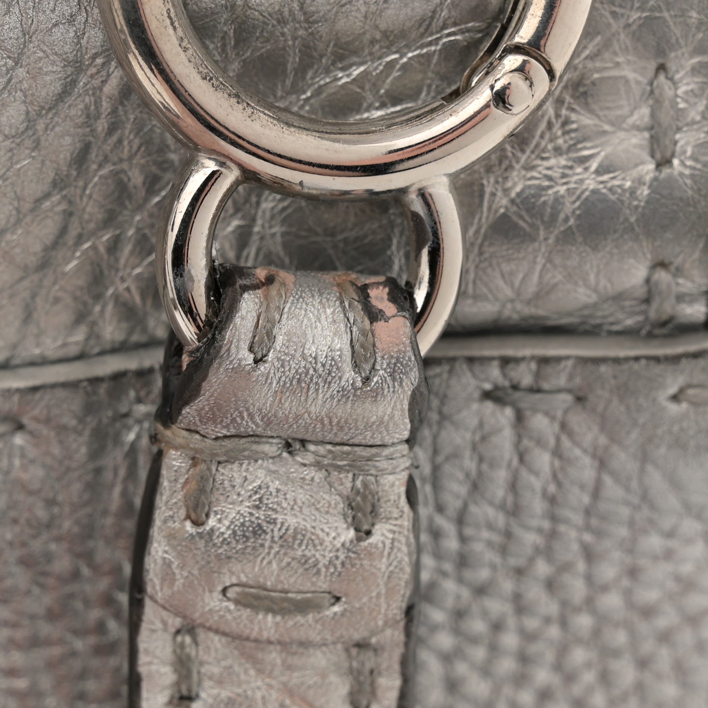 Cuoio Romano Lux Selleria Mini Peekaboo Iconic Satchel Argento