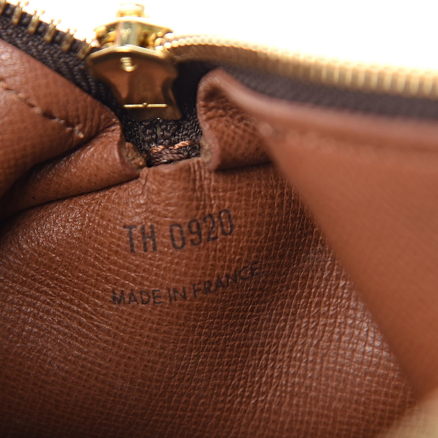Monogram Papillon 26