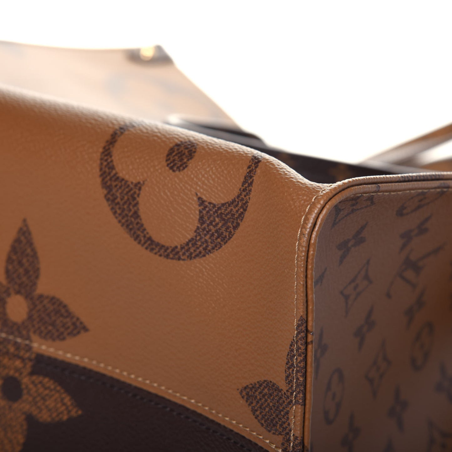 Reverse Monogram Giant Onthego GM