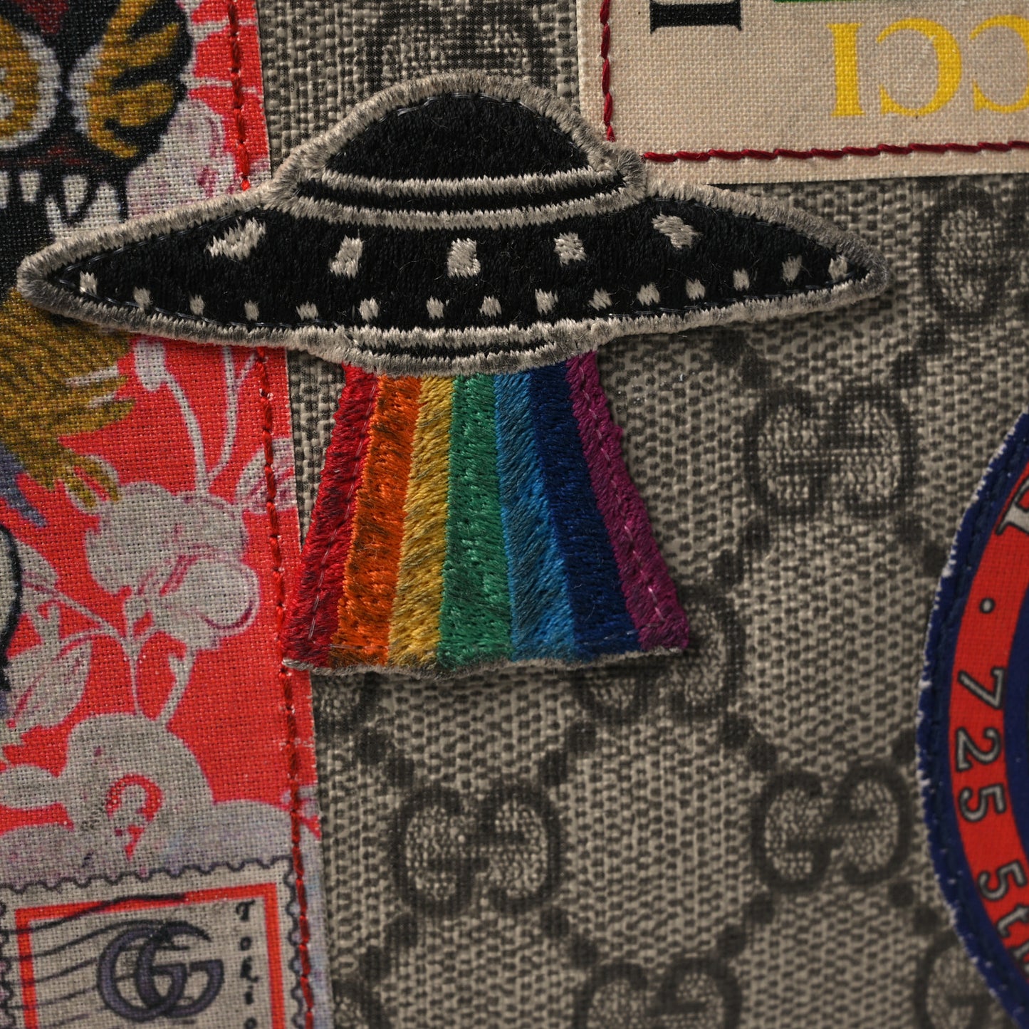Soft GG Supreme Monogram Courrier Web Medium Flat Messenger Bag Beige New Acero Multicolor