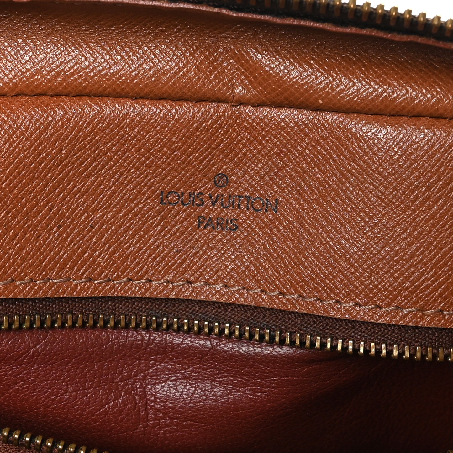 Monogram Nil 28