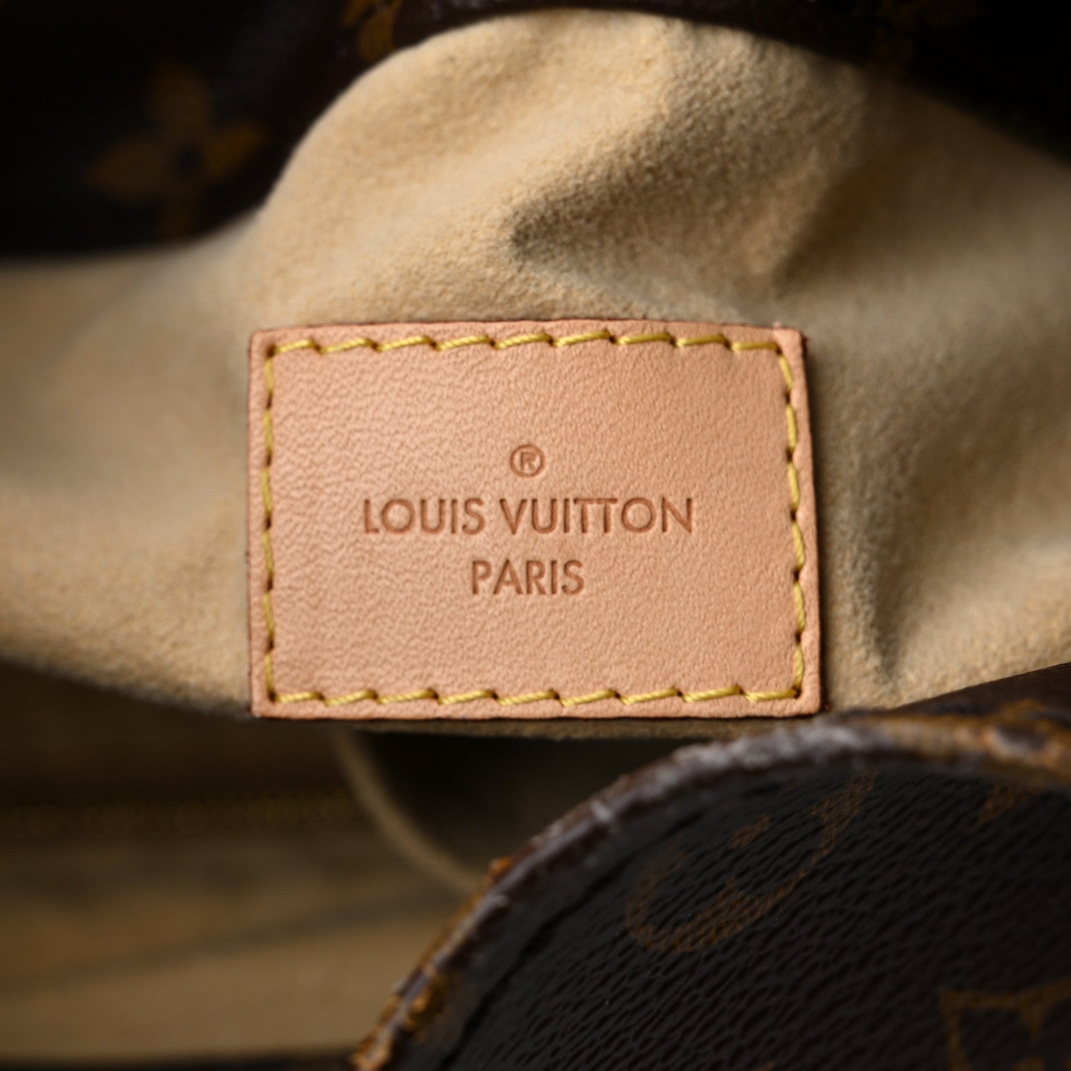 Louis Vuitton Monogram Artsy MM 6 of 10