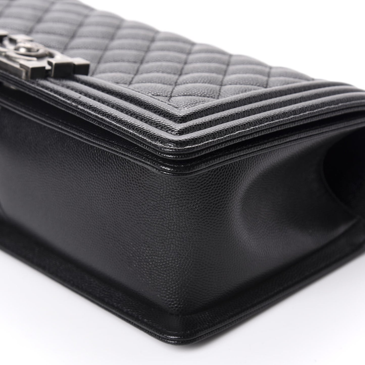 Caviar Quilted Medium Boy Flap Black