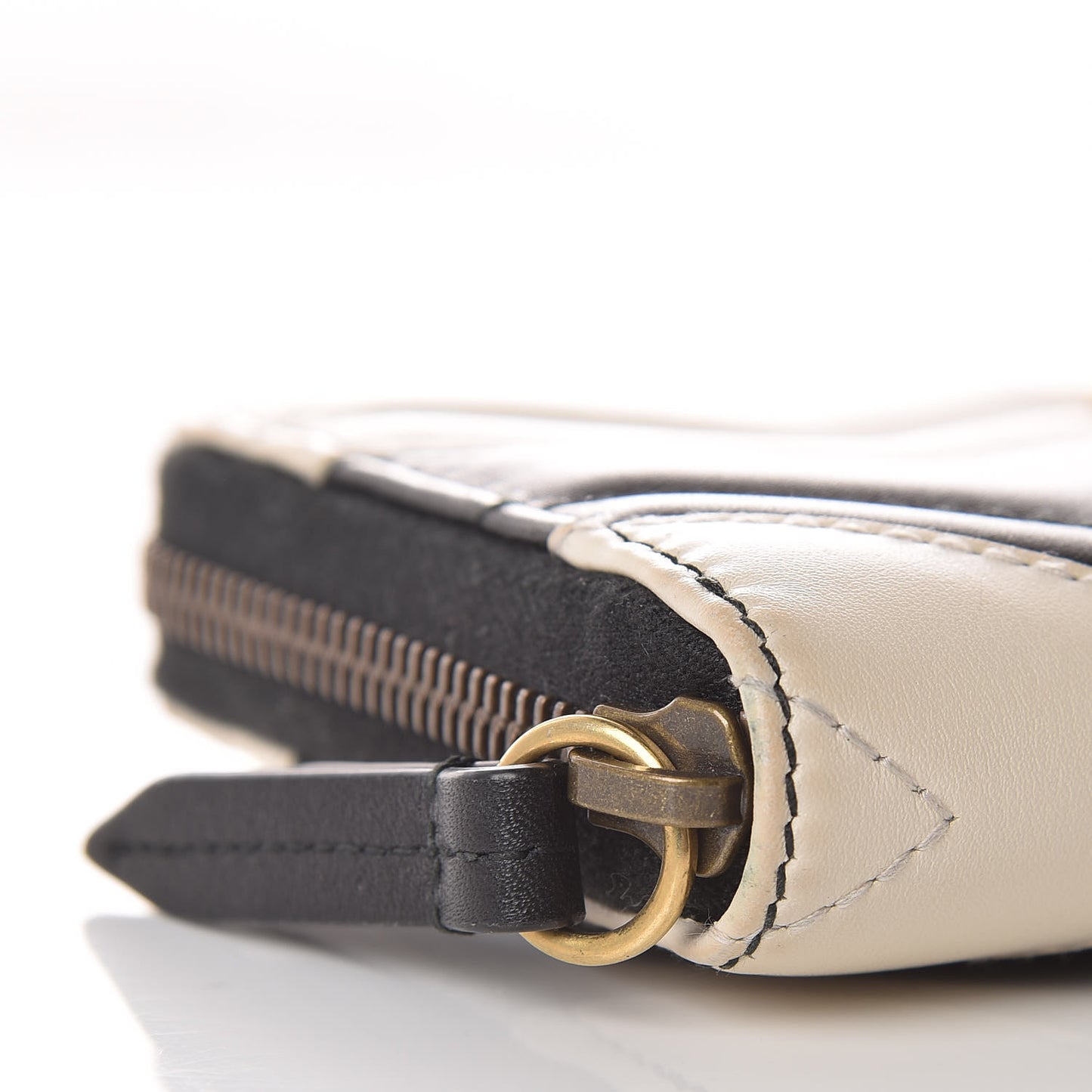 Calfskin Matelasse GG Marmont Zip Around Wallet Black White