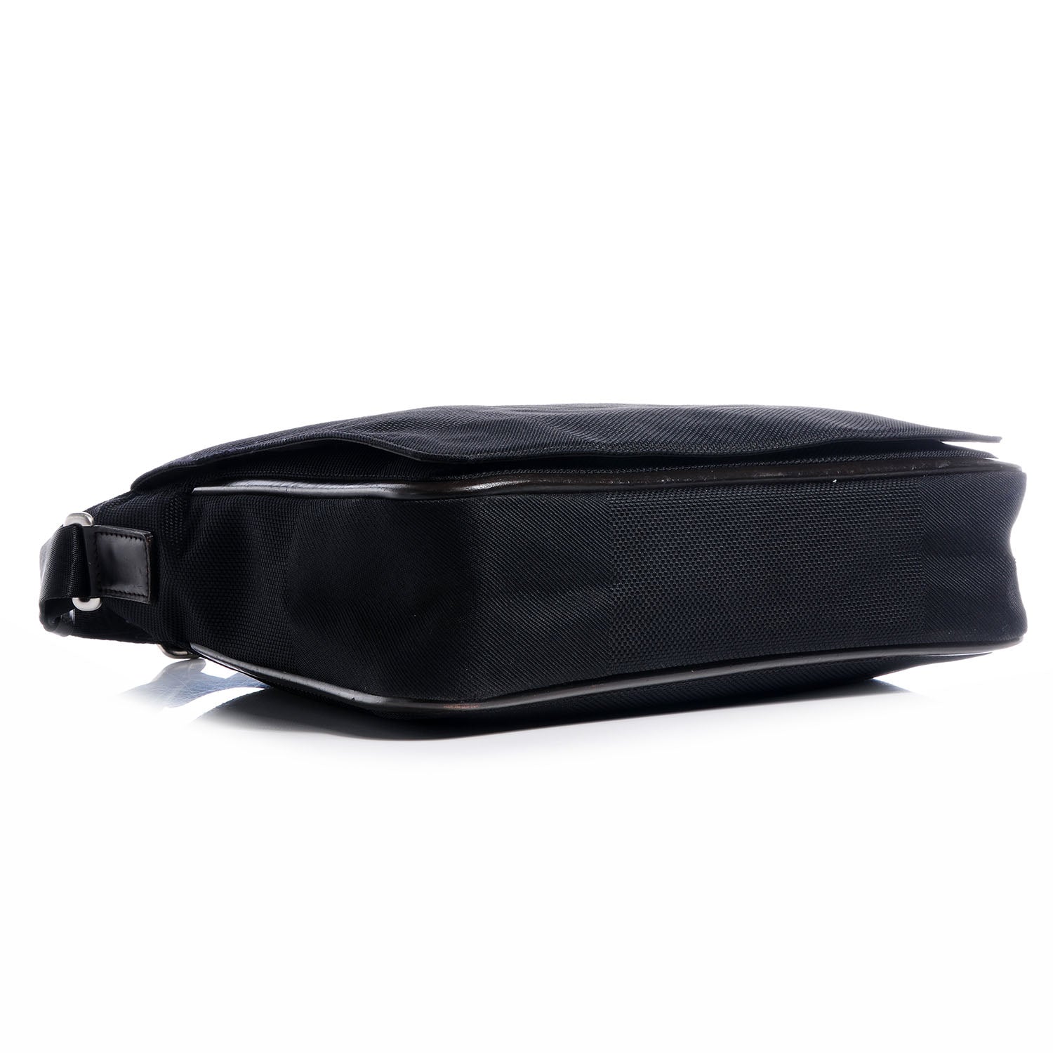 Louis Vuitton Damier Geant Messenger Bag Black 4 of 7