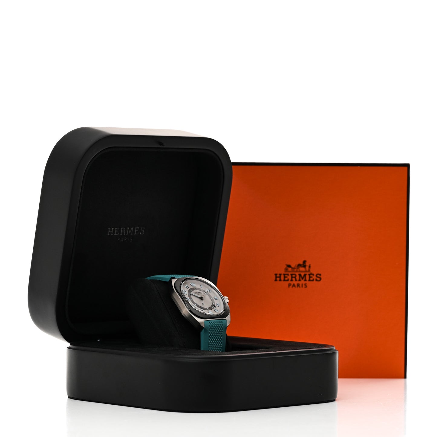 Titanium Rubber 39mm H08 Automatic Watch Bleu Saint Cyr