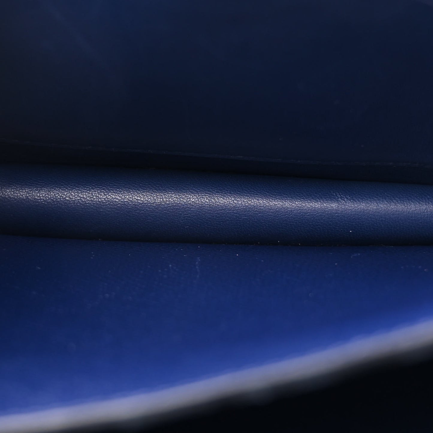 Epsom Enamel Constance 18 Bleu Saphir Orange Poppy