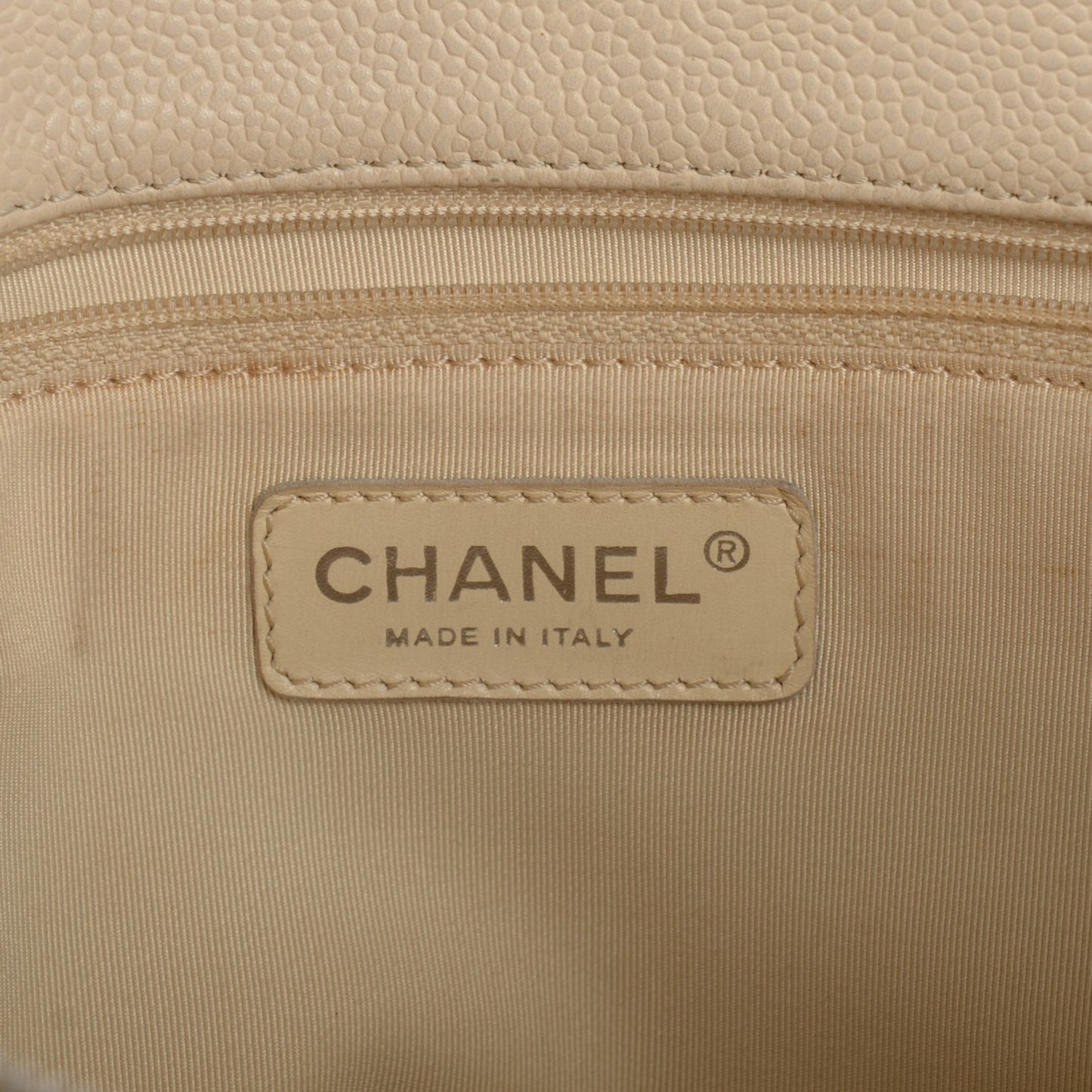 Caviar Quilted Grand Shopping Tote GST White
