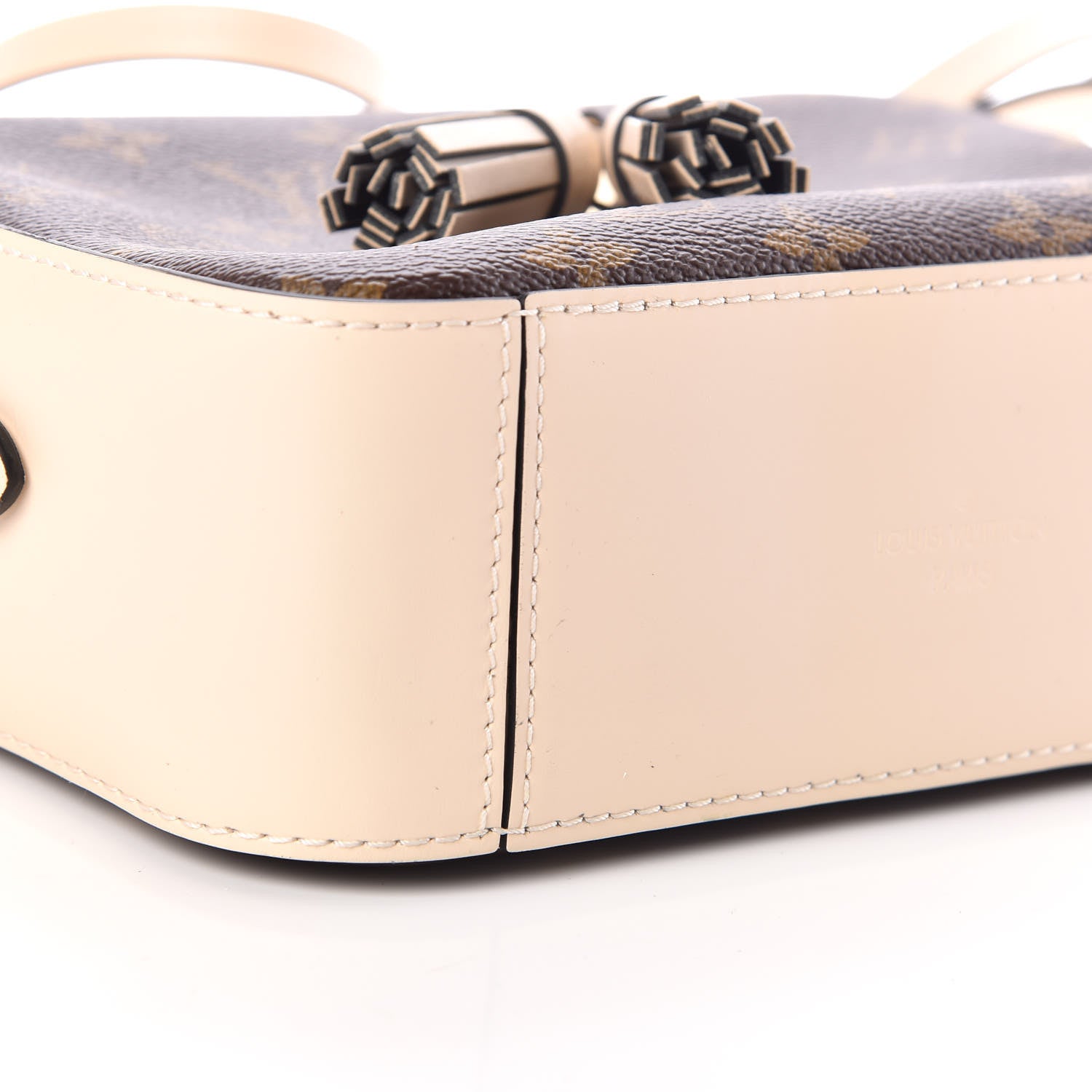 Louis Vuitton Monogram Saintonge Creme 9 of 11