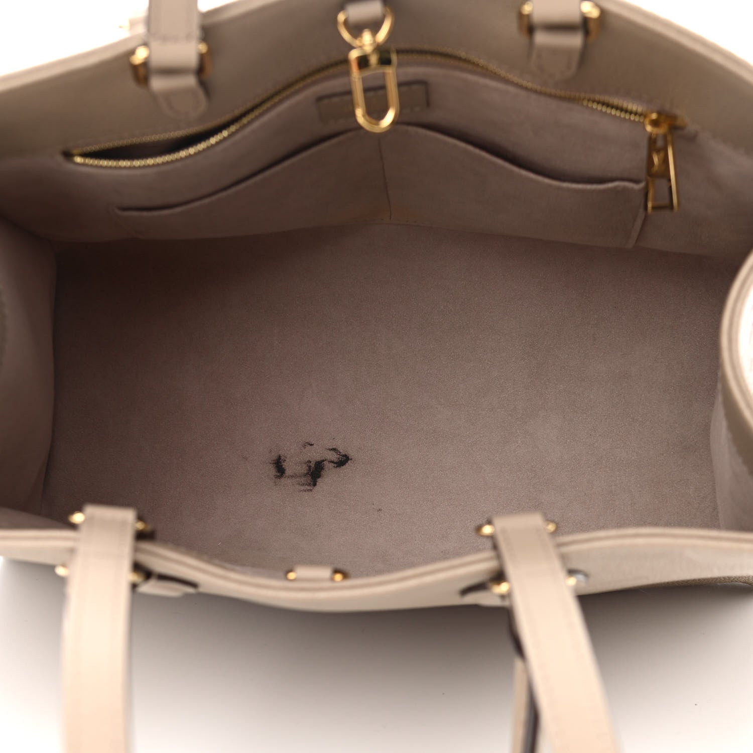 Louis Vuitton Empreinte Monogram Giant Onthego MM Tourterelle 5 of 17