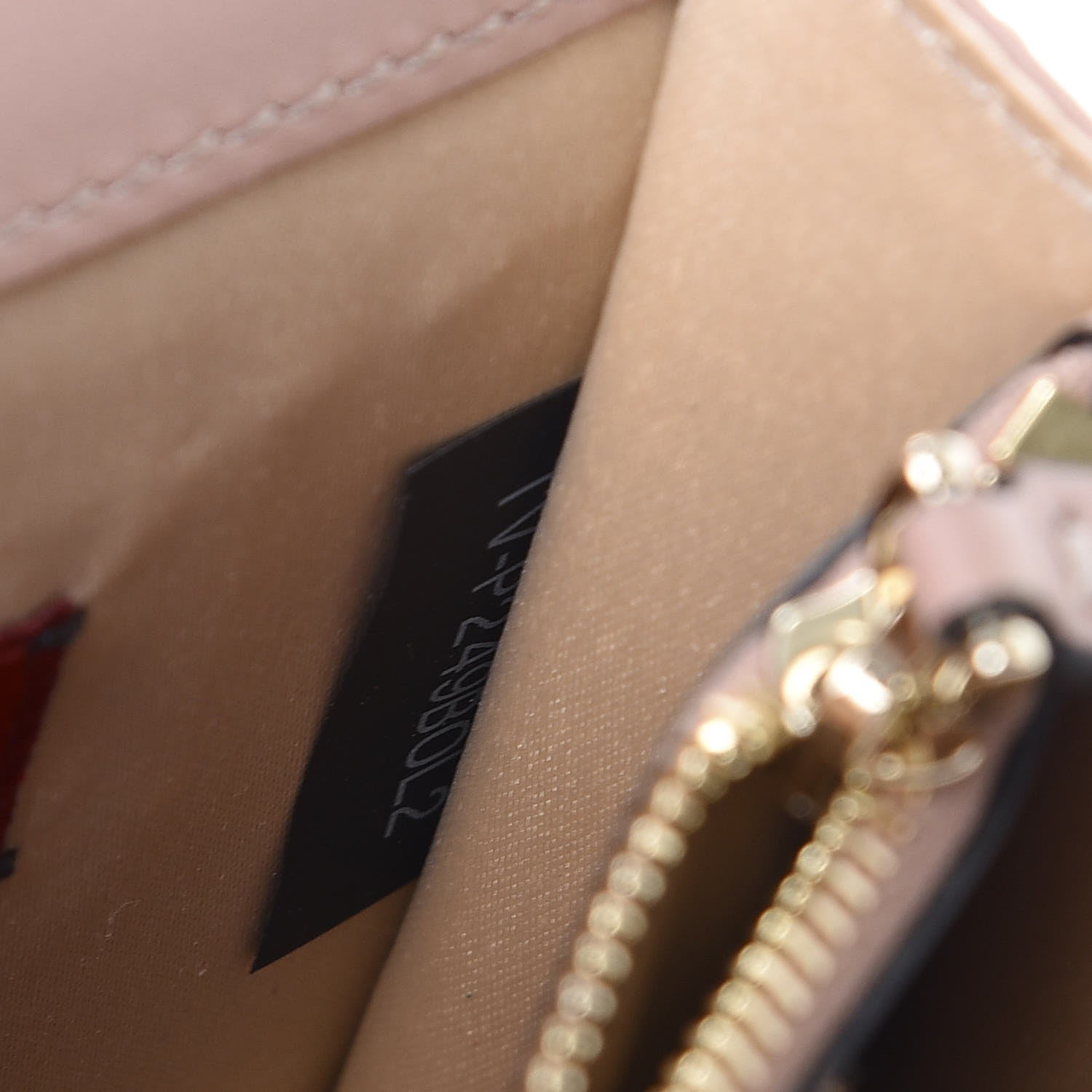 Valentino Garavani Vitello Rockstud Wallet on Chain Poudre 8 of 8