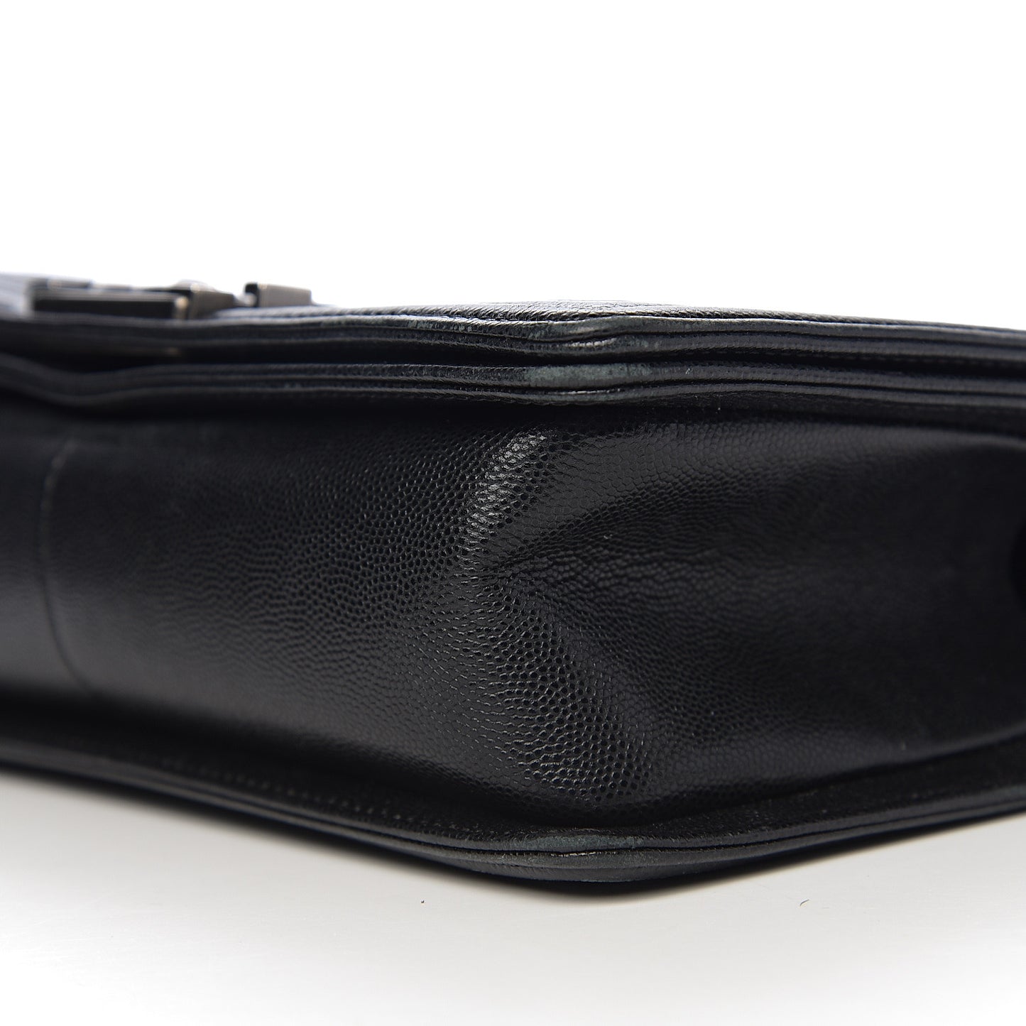 Caviar Quilted Medium Boy Flap Black
