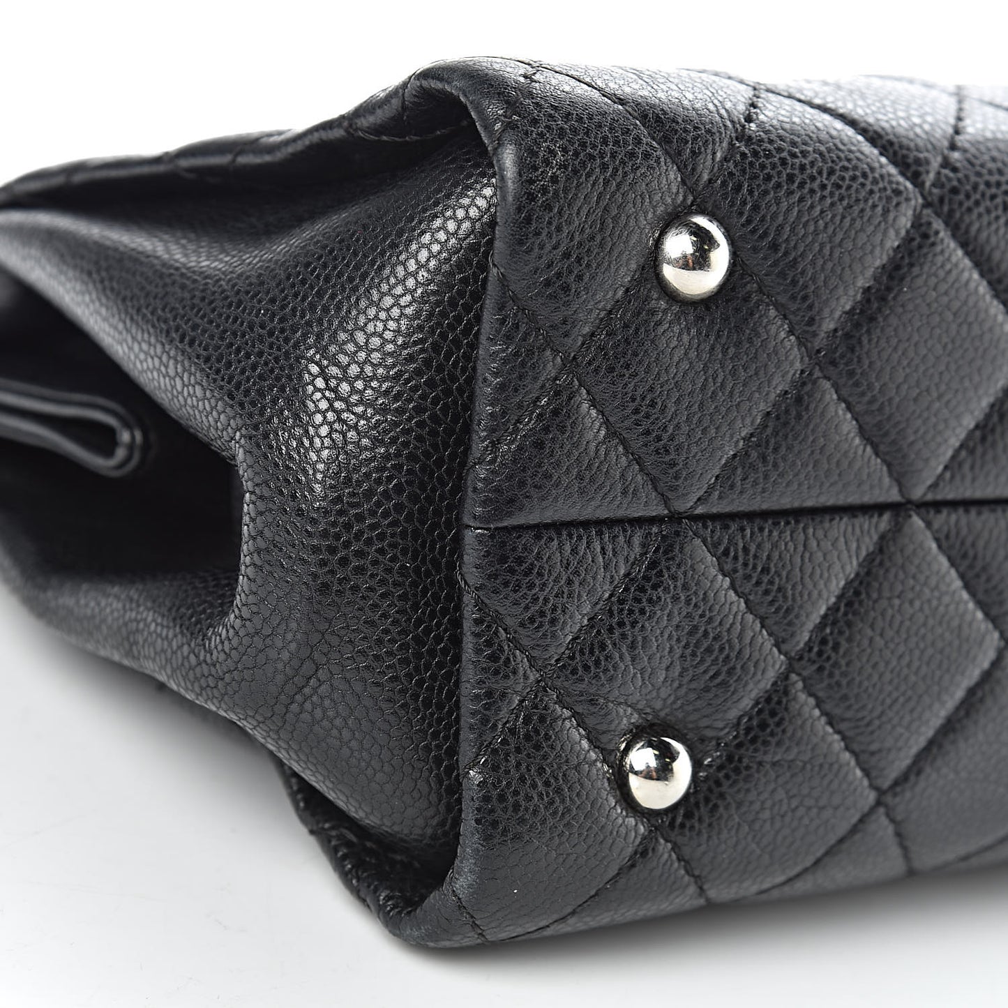 Caviar Quilted Timeless CC Shopping Tote Black