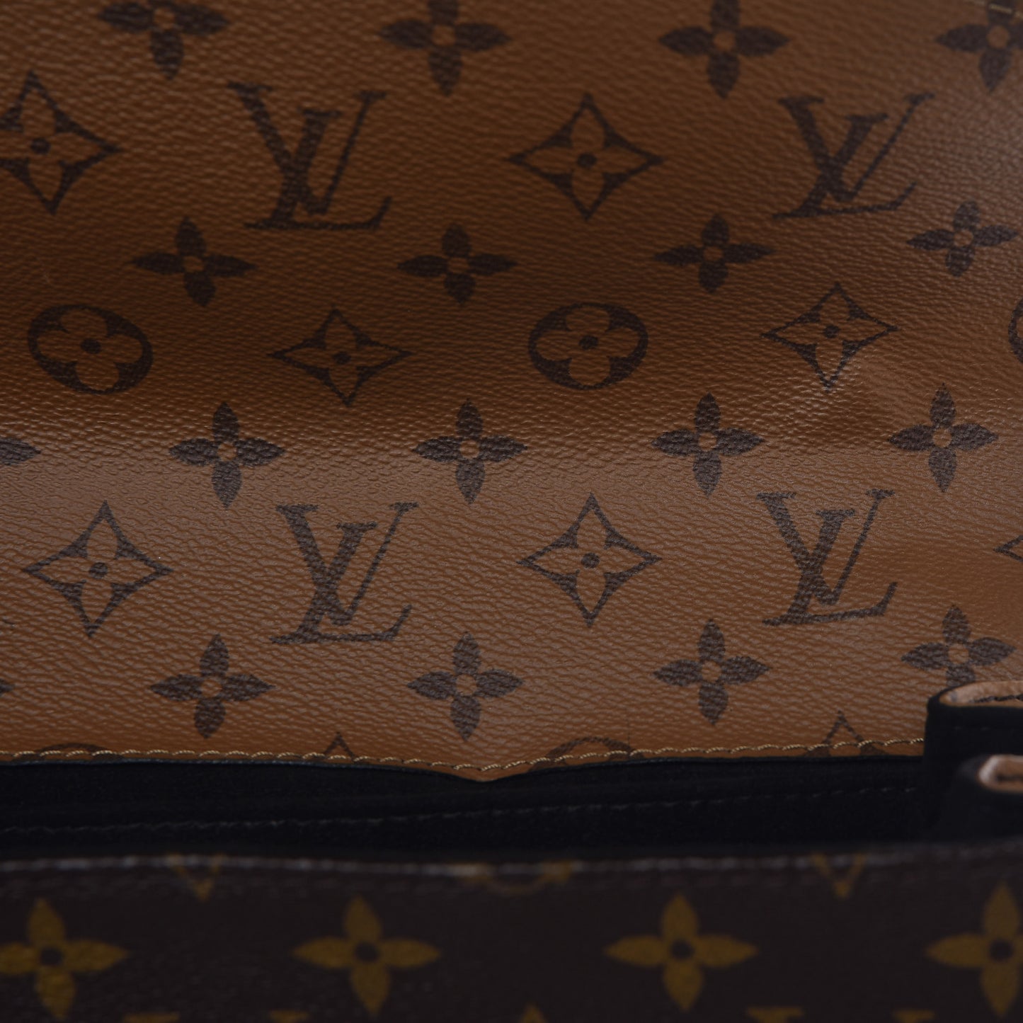 Reverse Monogram Pochette Metis