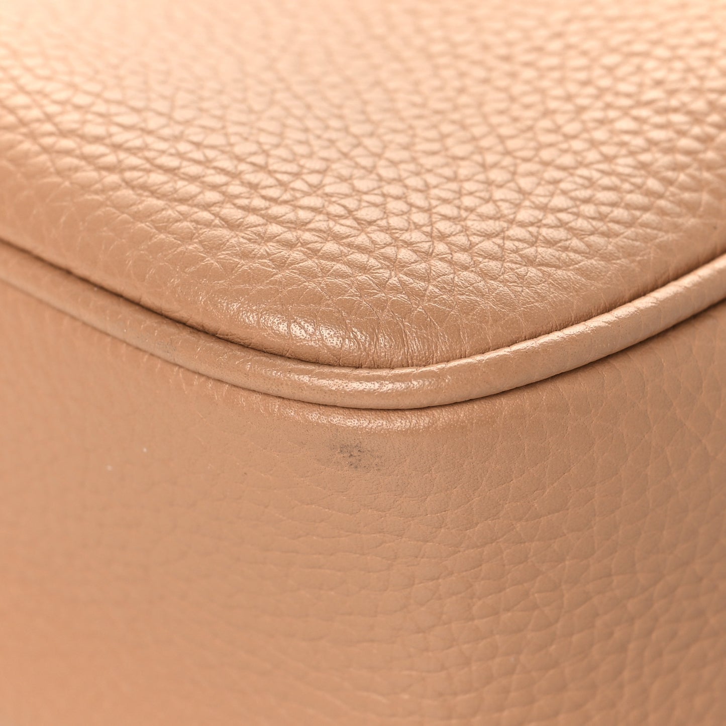 Pebbled Calfskin Small Soho Disco Bag Camelia