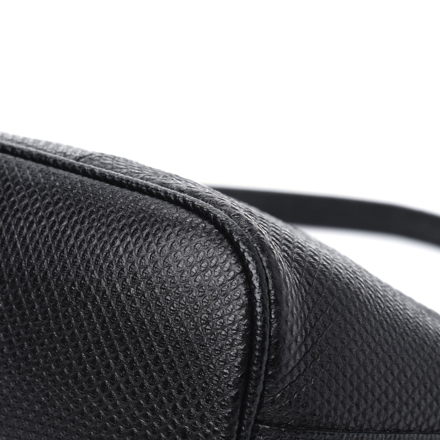 Gucci Calfskin Lizard Embossed Boat Pochette Black 12 of 22