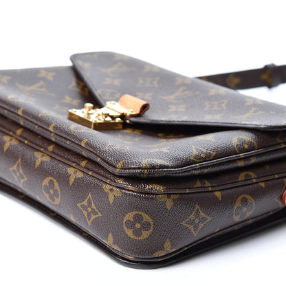 Louis Vuitton Monogram Pochette Metis 7 of 9