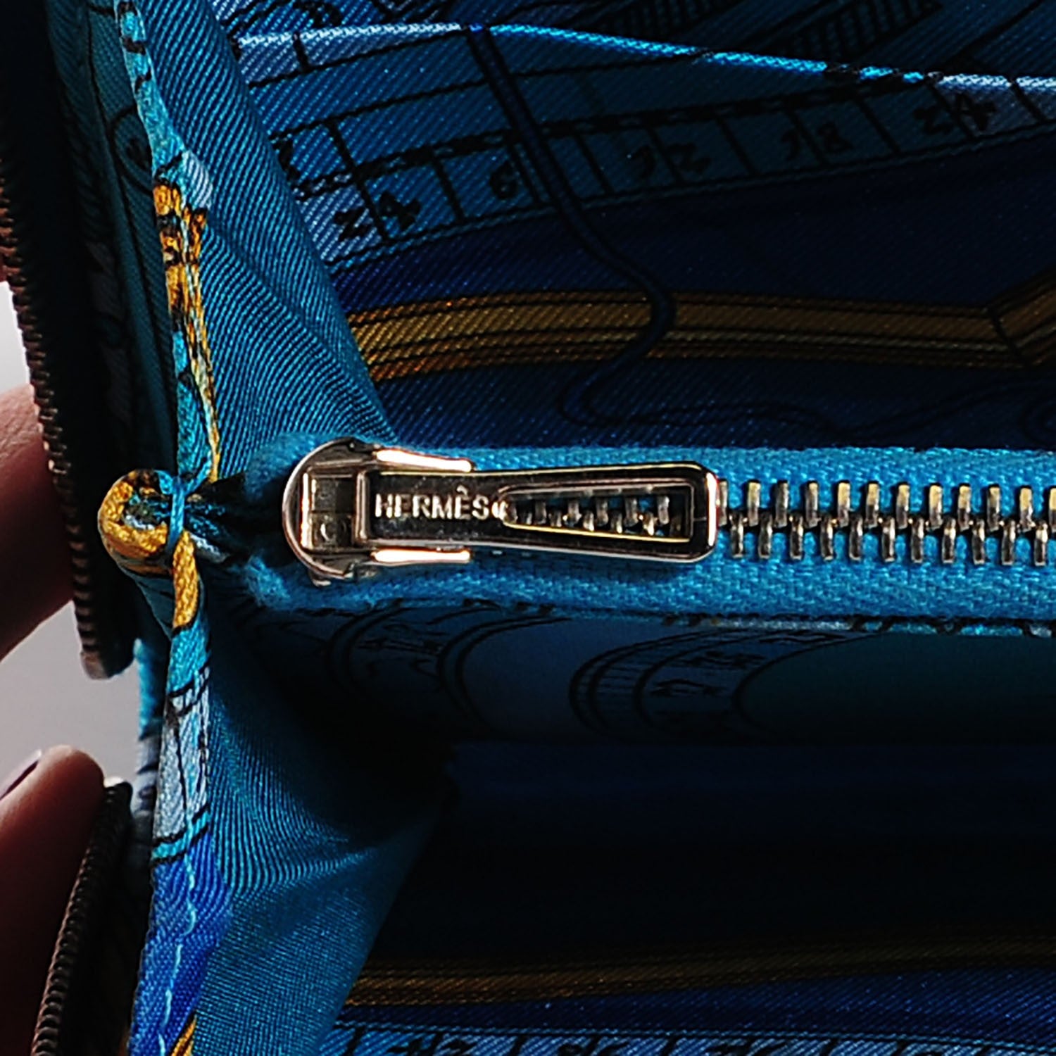 Hermes Epsom Silk'In Wallet Mykonos 6 of 9