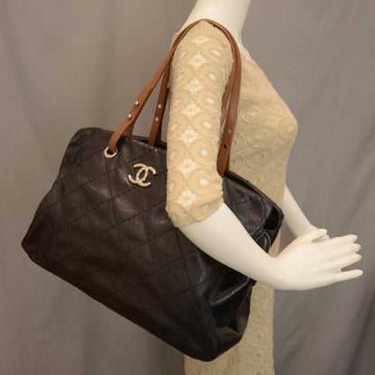 Chanel Glazed Calfskin Large On The Road Tote Black 2 of 9