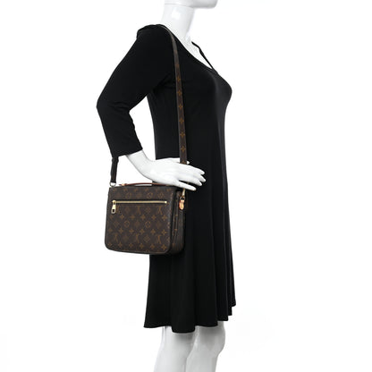 Louis Vuitton Monogram Pochette Metis 2 of 12