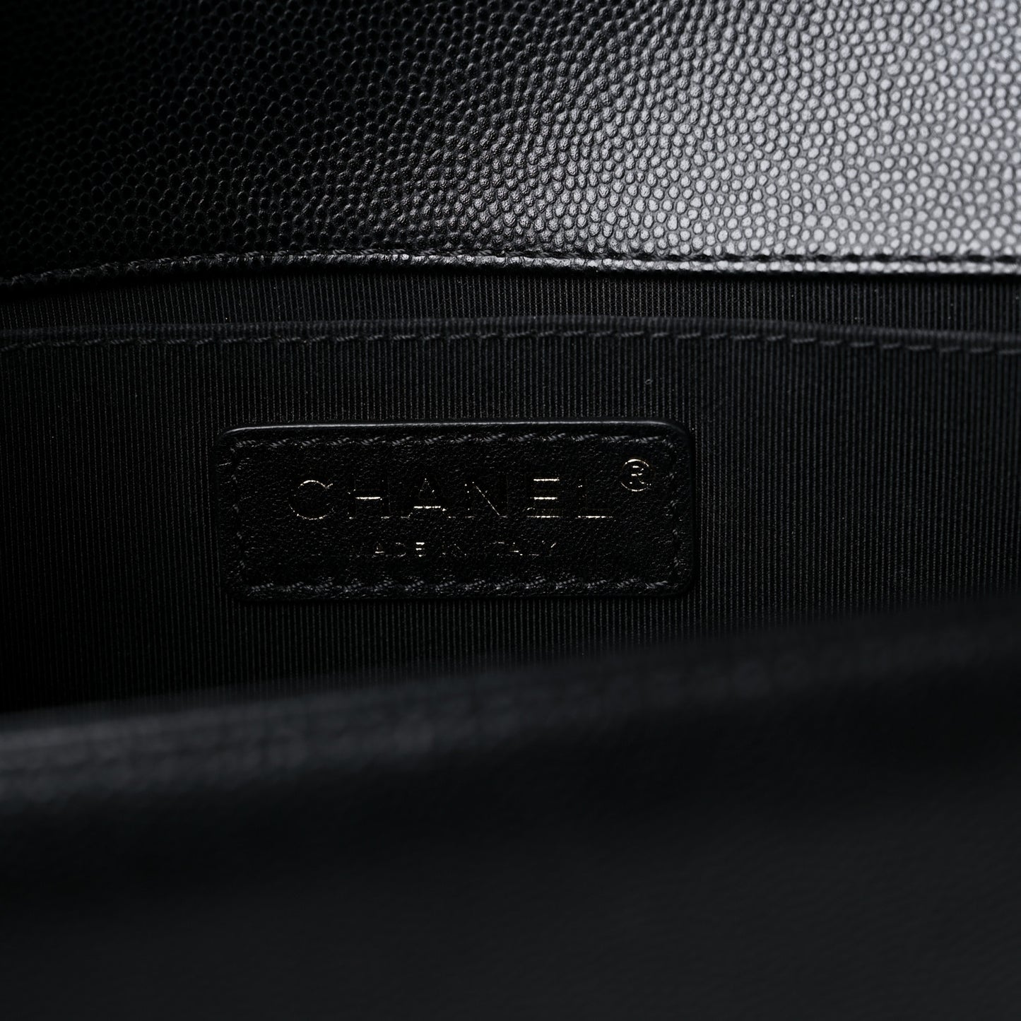 Caviar Quilted Medium Boy Flap Black