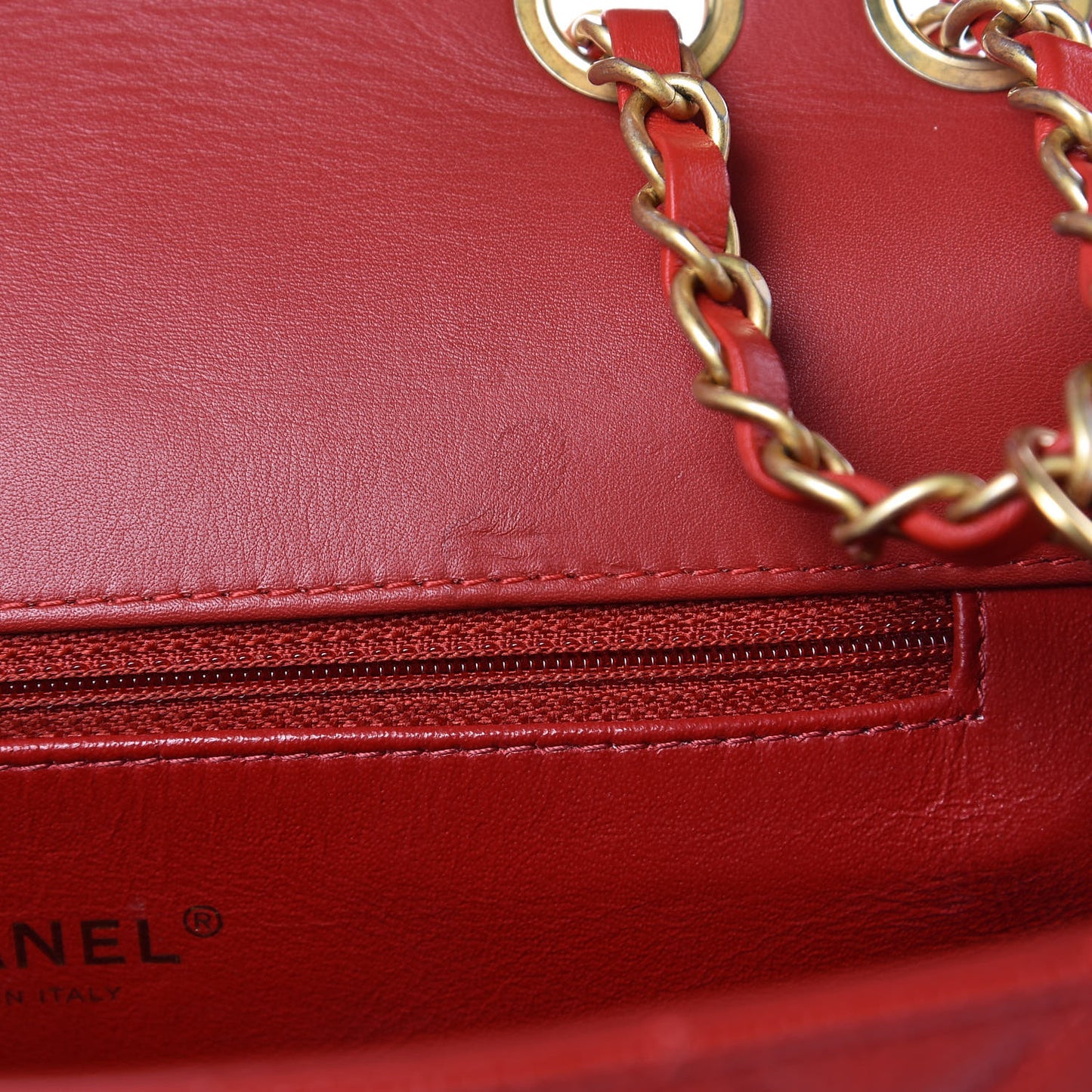 Caviar Quilted Medium CC Filigree Flap Red