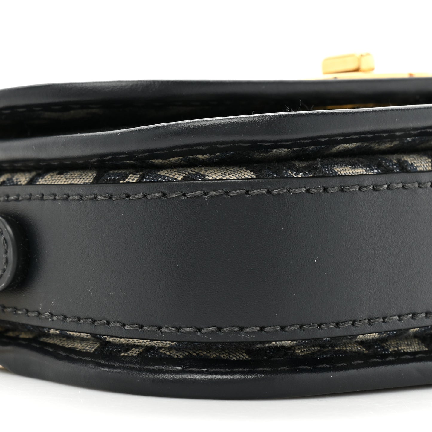 Oblique 30 Montaigne Small Avenue Bag