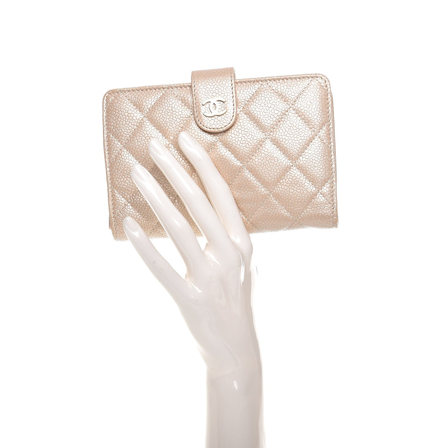 Iridescent Caviar Quilted Zipped Pocket Wallet Beige Clair