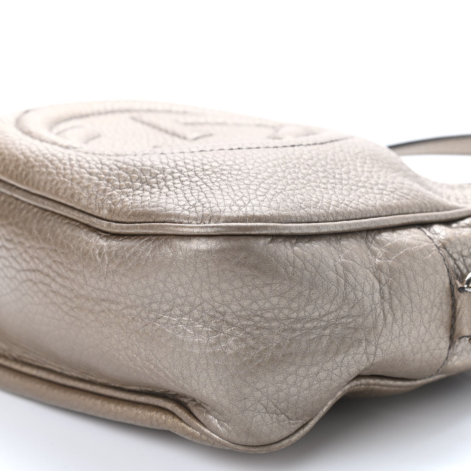 Gucci Metallic Pebbled Calfskin Small Soho Disco Bag Golden Beige 9 of 9