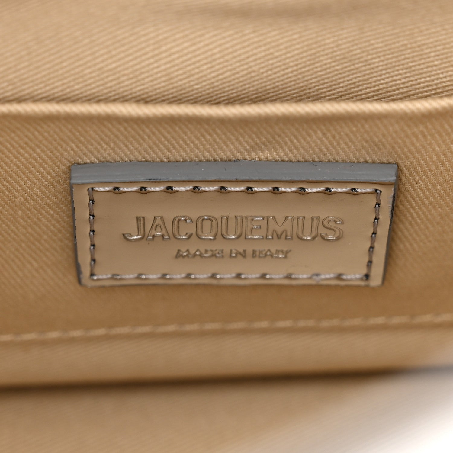 Jacquemus Metallic Patent Calfskin La Pochette Rond Carre Silver 6 of 9