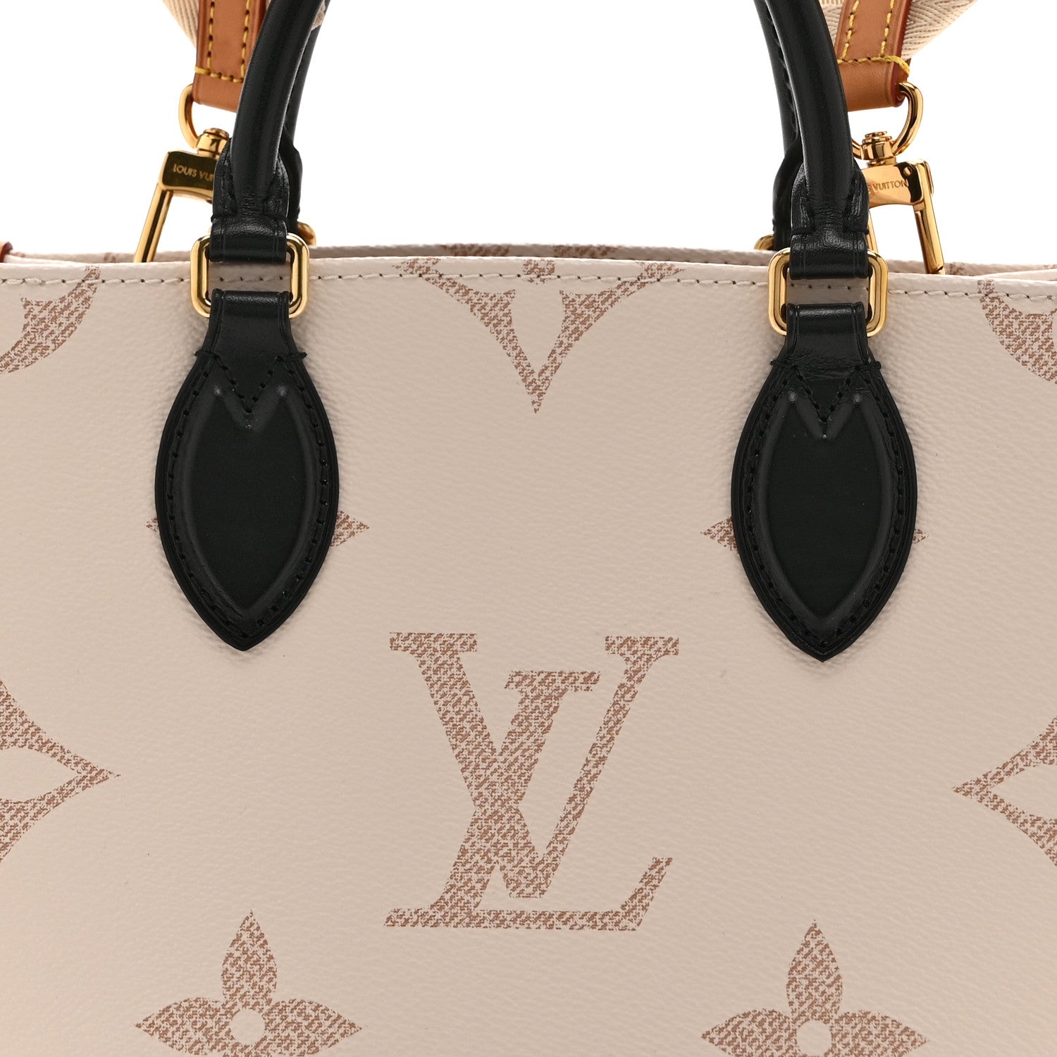 Louis Vuitton Monogram Dune Giant Onthego PM 7 of 10