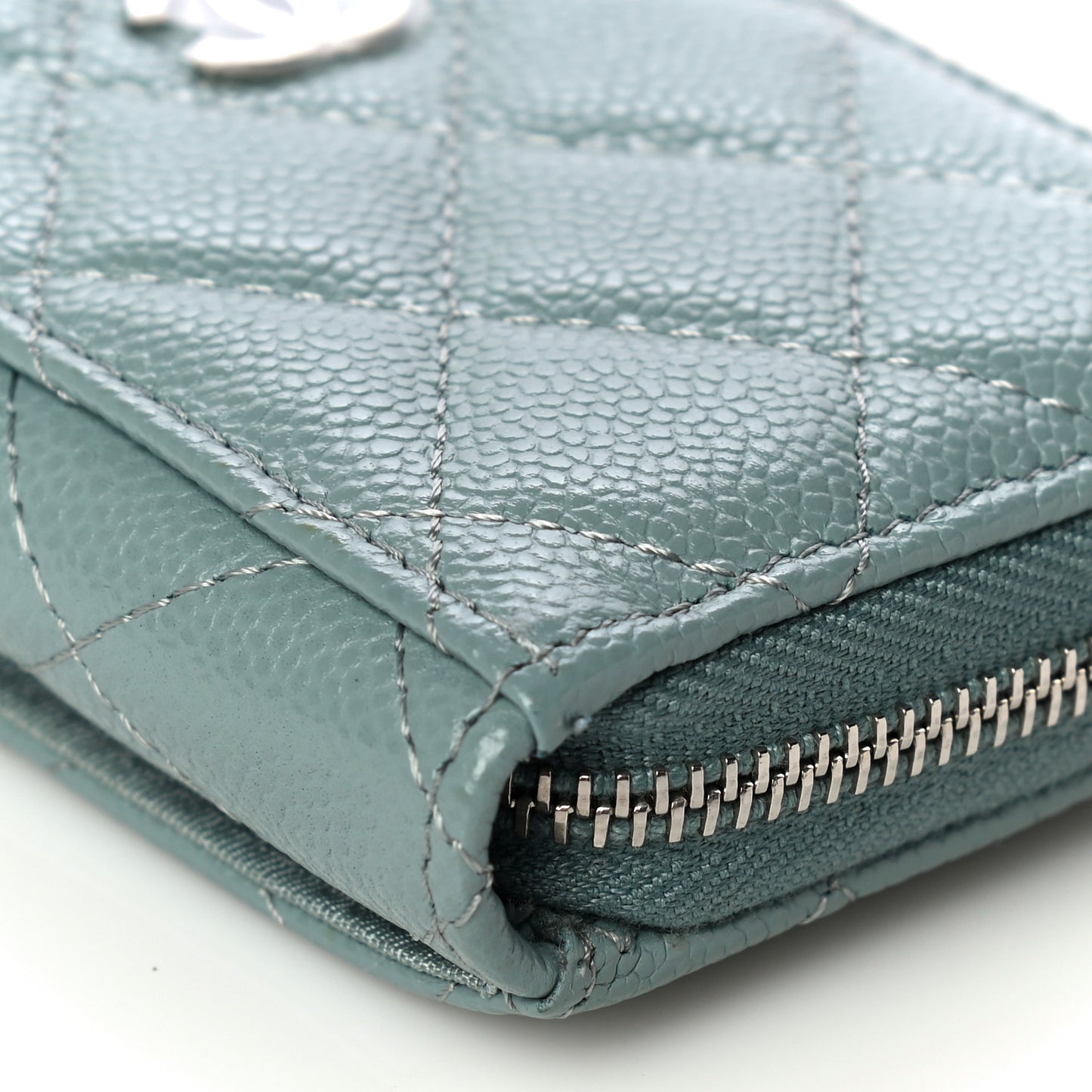Caviar Quilted Zip Card Holder Light Blue