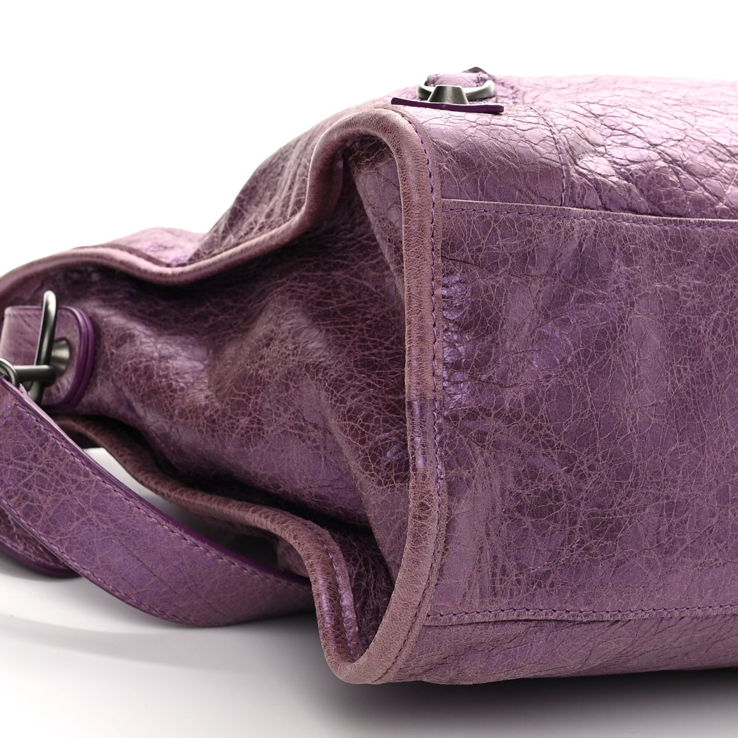 Agneau Classic Hardware City Metallic Purple