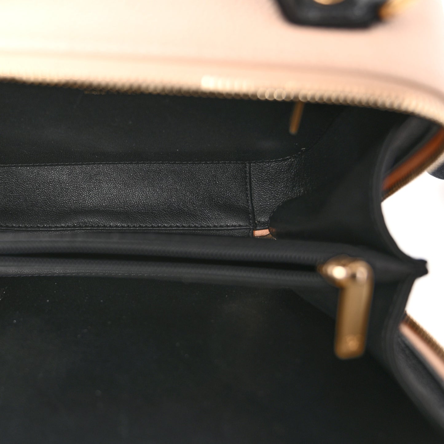 Caviar Quilted Medium CC Filigree Vanity Case Beige Black