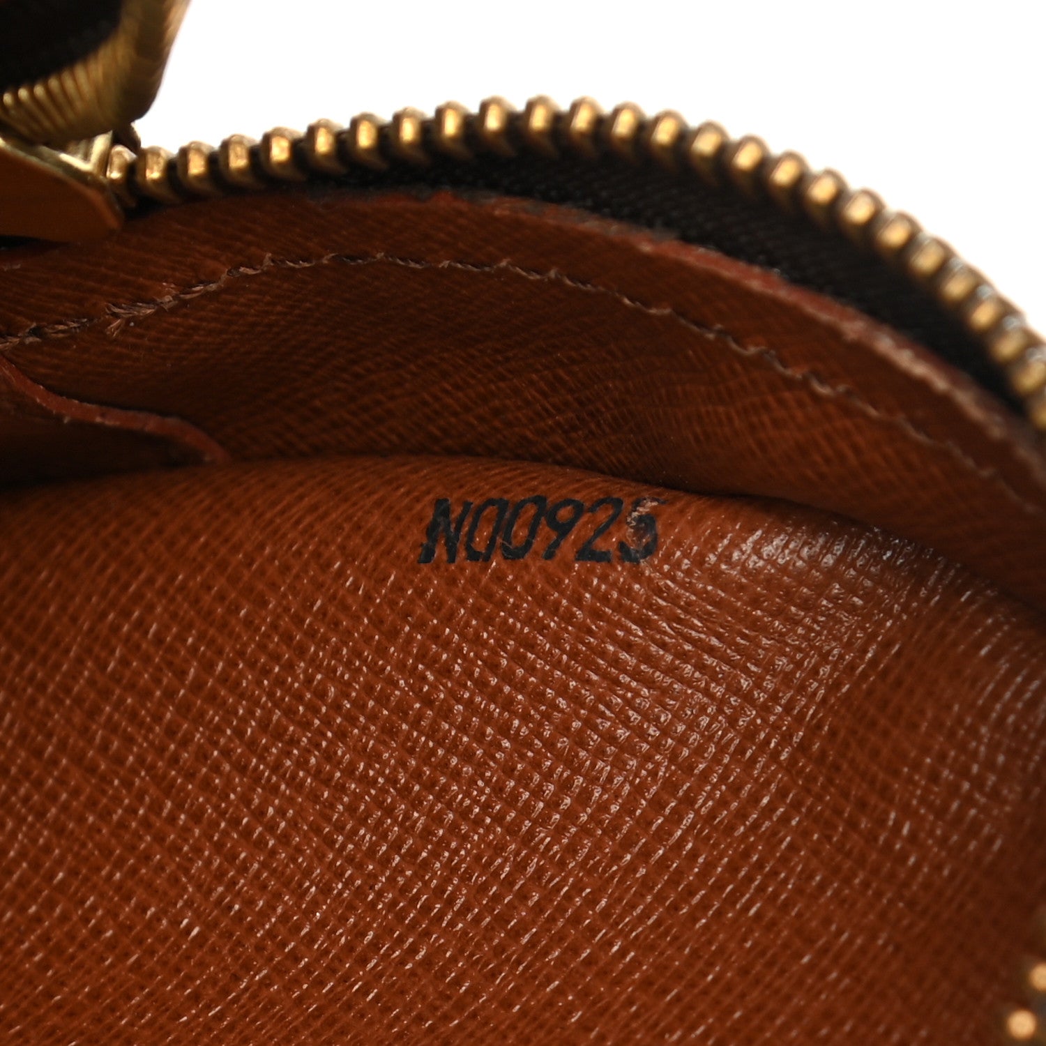 Louis Vuitton Monogram Blois 8 of 16