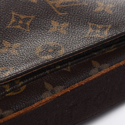 Louis Vuitton Monogram Beaubourg MM Messenger Bag 17 of 17