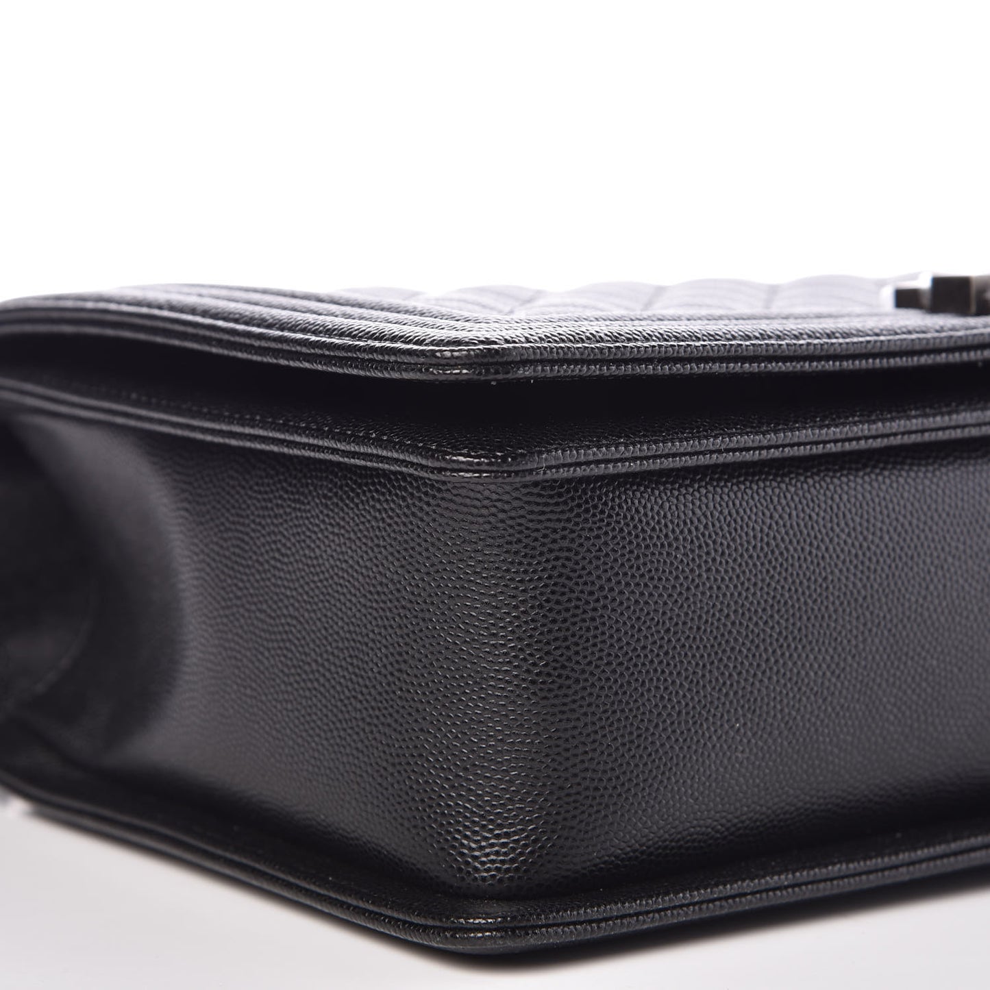 Caviar Quilted New Medium Boy Flap Black