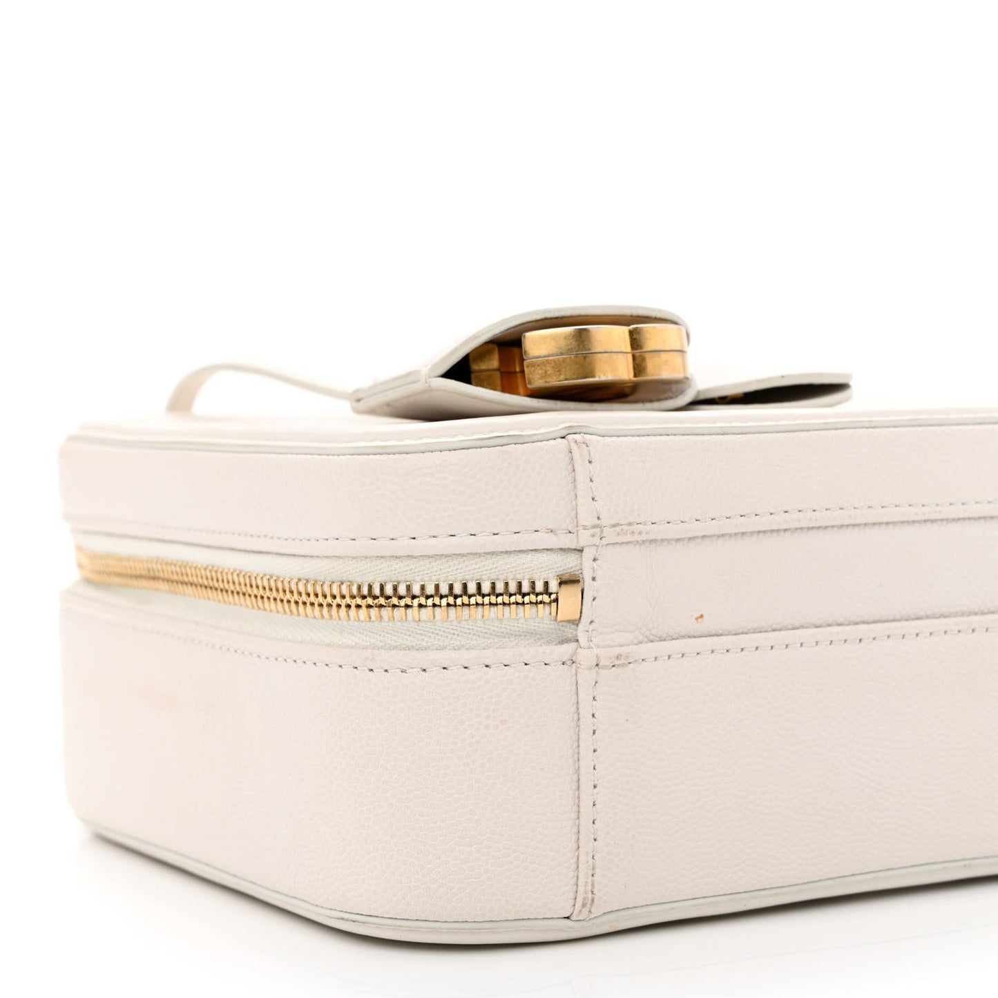 Caviar Quilted Medium CC Filigree Vanity Case White