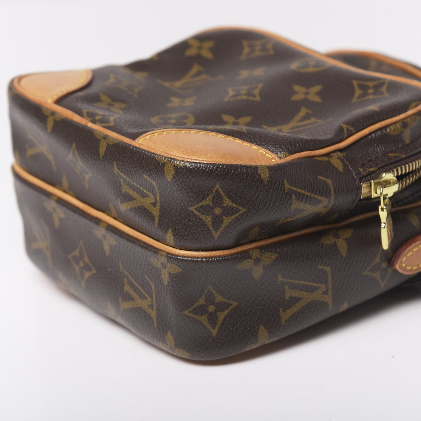Monogram Amazone