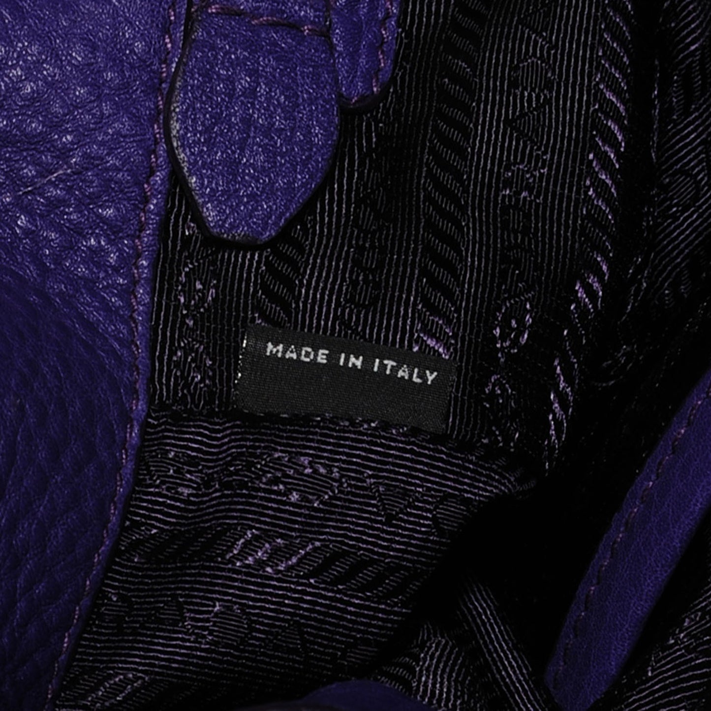 Vitello Daino Side Zip Shopping Tote Viola